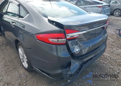 2018 Ford Fusion Hybrid S z USA, uszkodzony, nr VIN 3FA6P0UU6JR101005